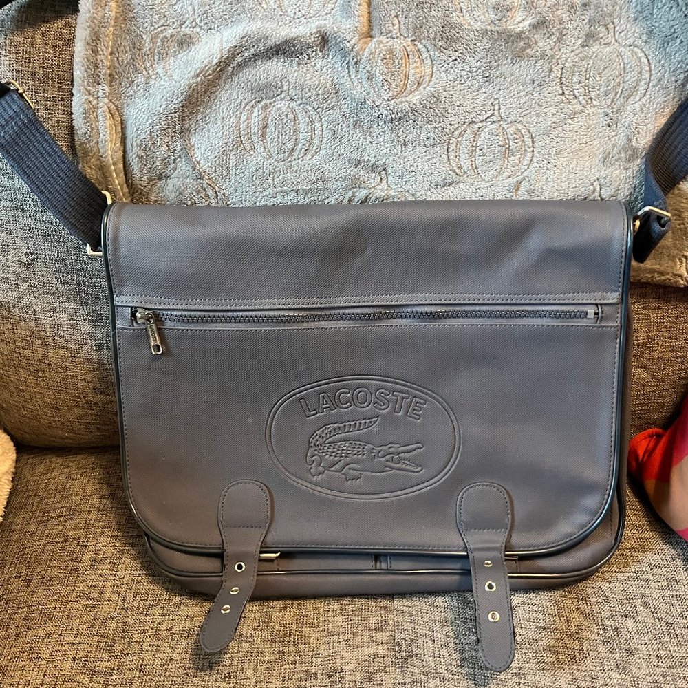 Lacoste expandable messenger bag in blue